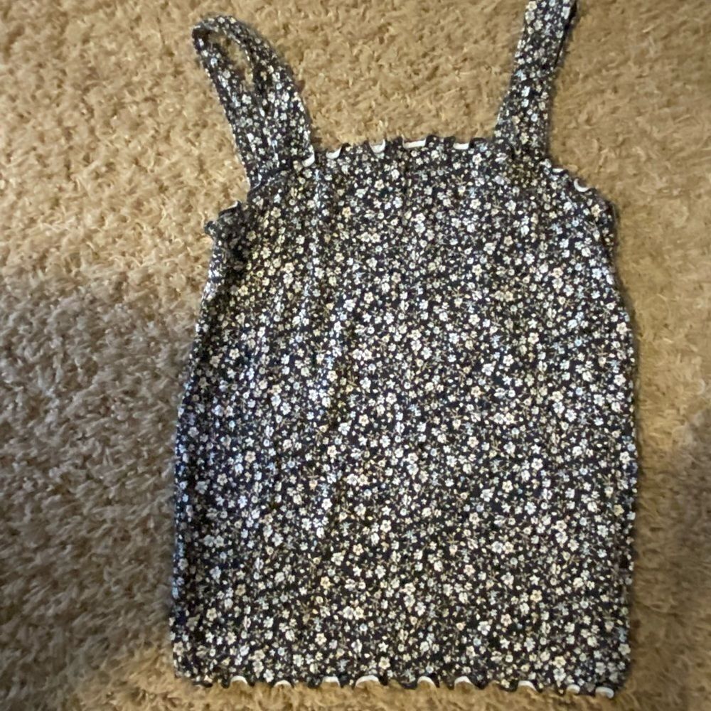 American Eagle Floral Tank Topsizes